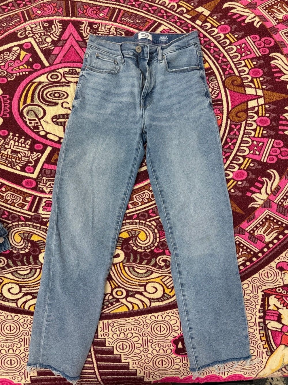 Kensie Light Wash Straight-Leg High Rise Jeans